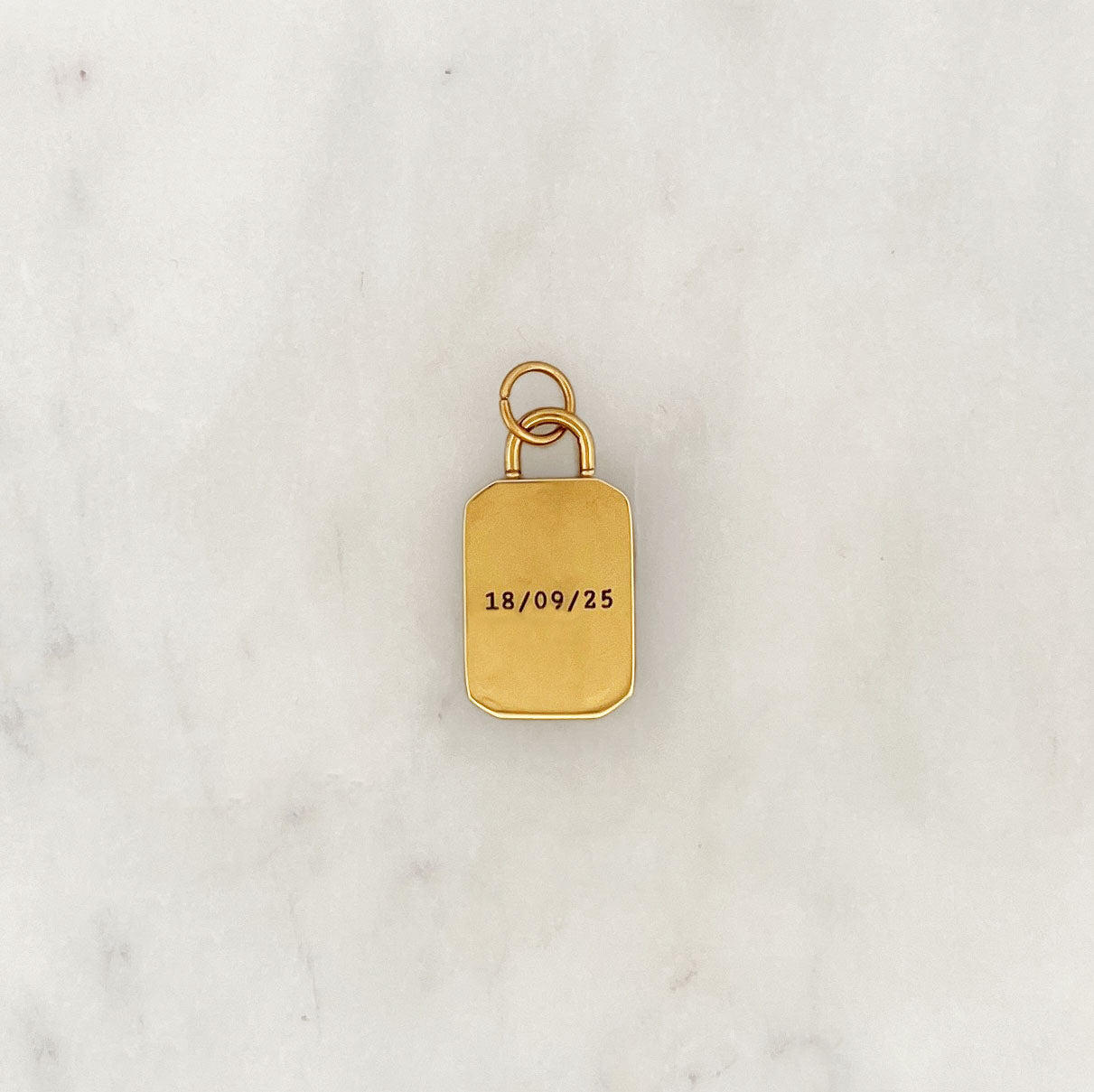 DYO Engrave Pearly Square DYO Engrave Pearly Square