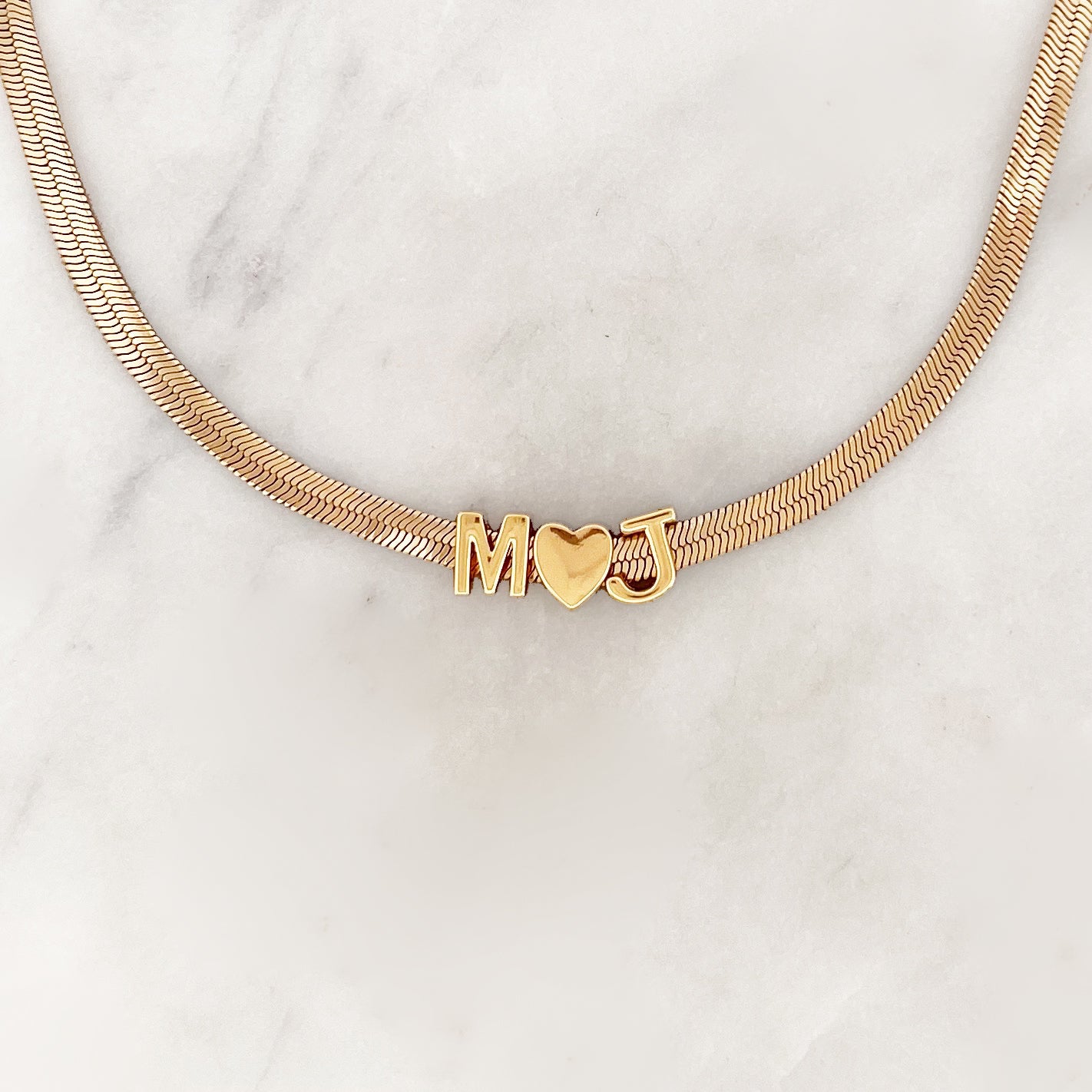 Collier Plat à Initiales Amour Collier Plat à Initiales Amour