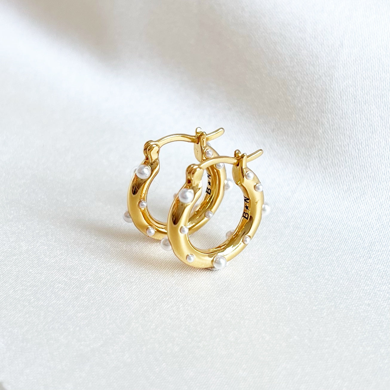Glamour Pearl Hoop Set Glamour Pearl Hoop Set