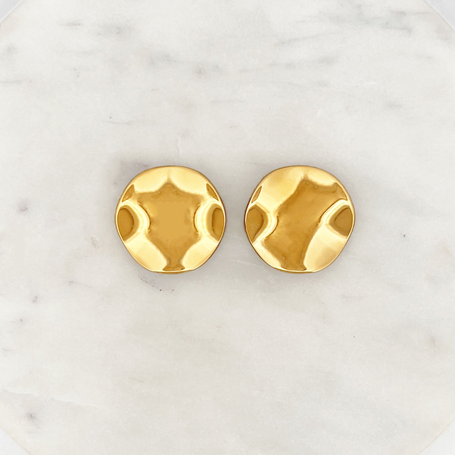 Pleated Earstud Set Round Pleated Earstud Set Round