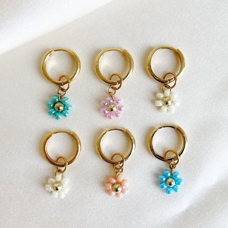 DYO Beige Beads Flower - ByNouck Jewelry DYO Beige Beads Flower - ByNouck Jewelry