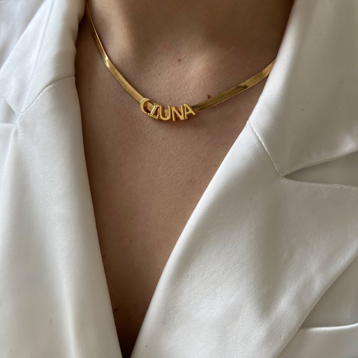 Flat Name Necklace Moon - ByNouck Jewelry Flat Name Necklace Moon - ByNouck Jewelry