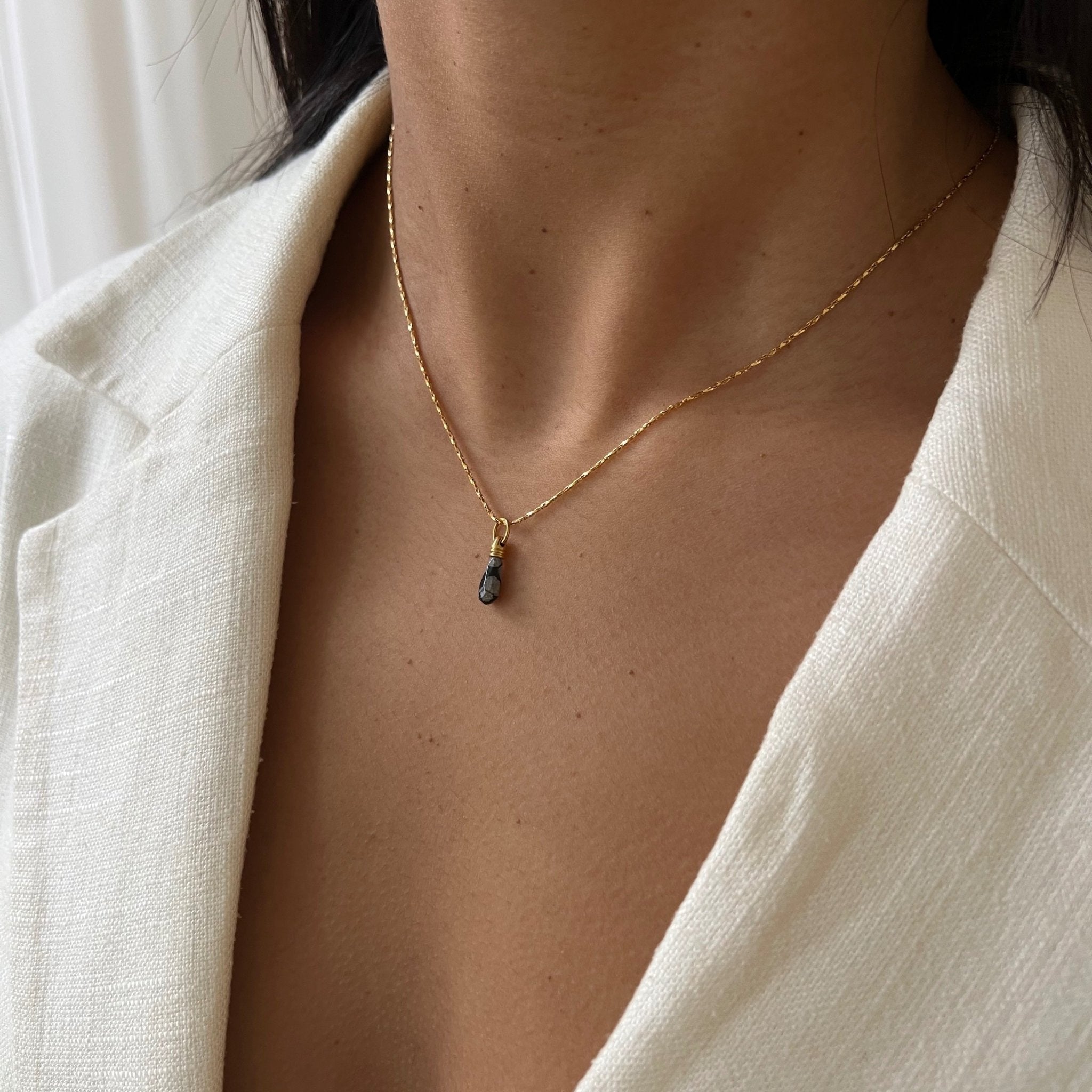 Necklace Manifest Stone Snowflake - ByNouck Jewelry Necklace Manifest Stone Snowflake - ByNouck Jewelry