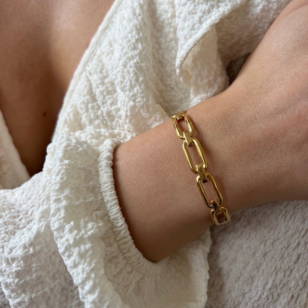 Oval Chain Bangle - ByNouck Jewelry Oval Chain Bangle - ByNouck Jewelry