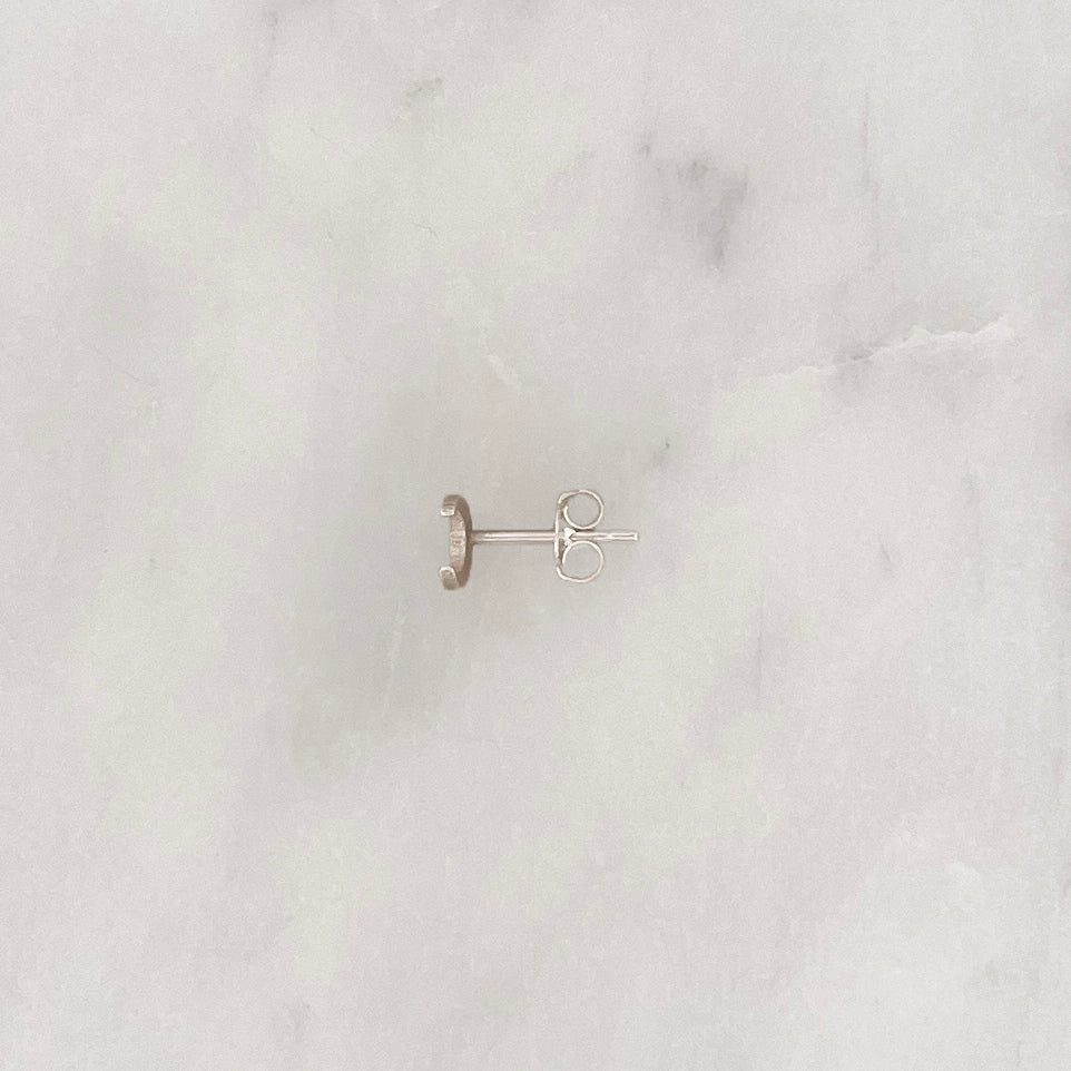 Sample Earstud Moon Silverplated - ByNouck Jewelry Sample Earstud Moon Silverplated - ByNouck Jewelry
