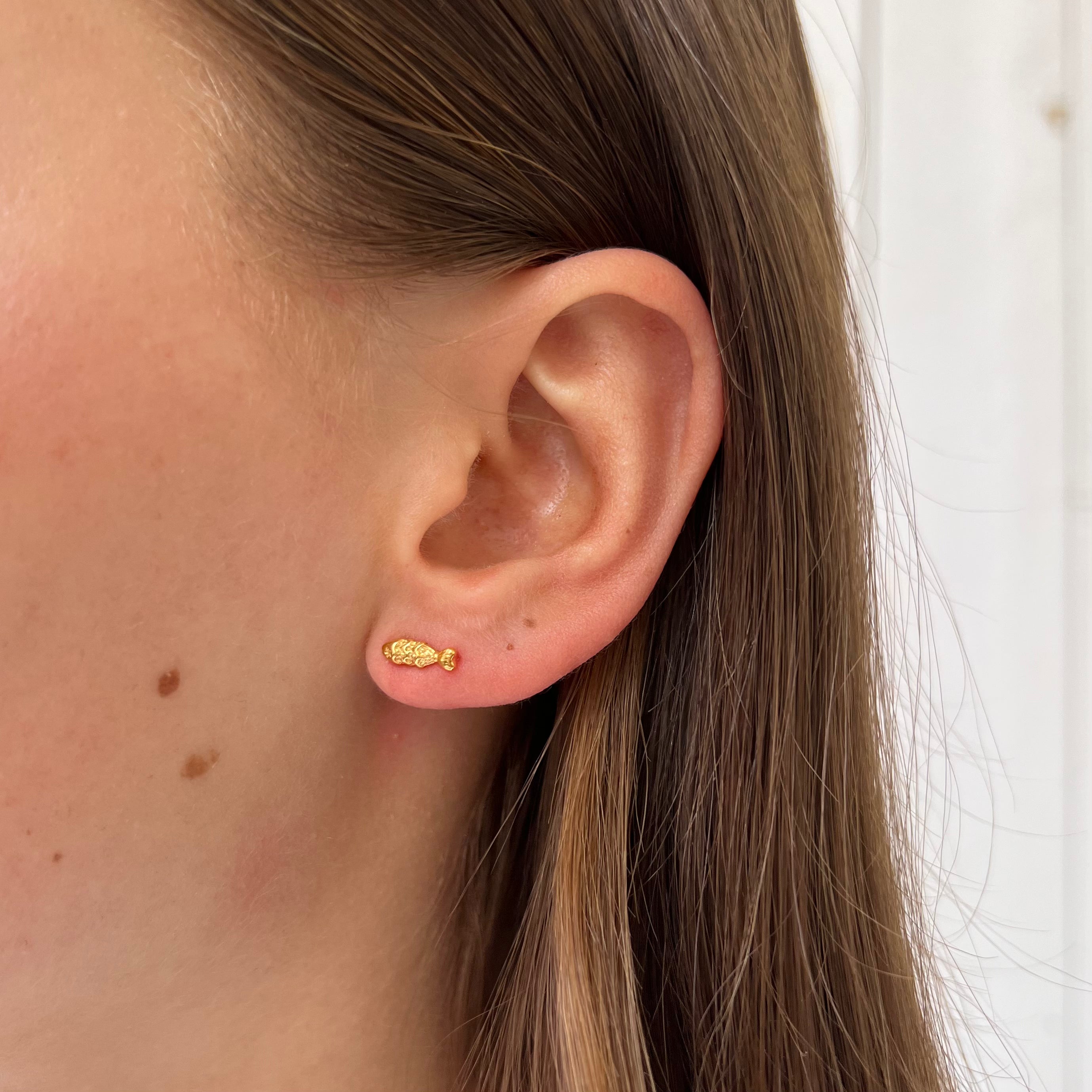 Earstud Tiny Fish