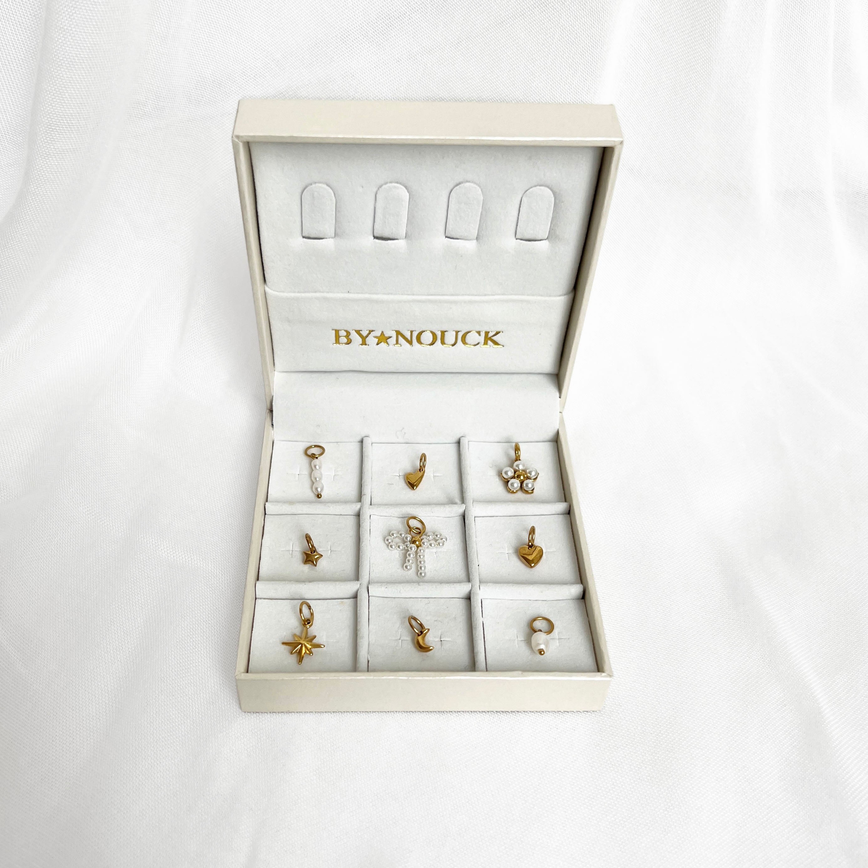 Charm box pearl