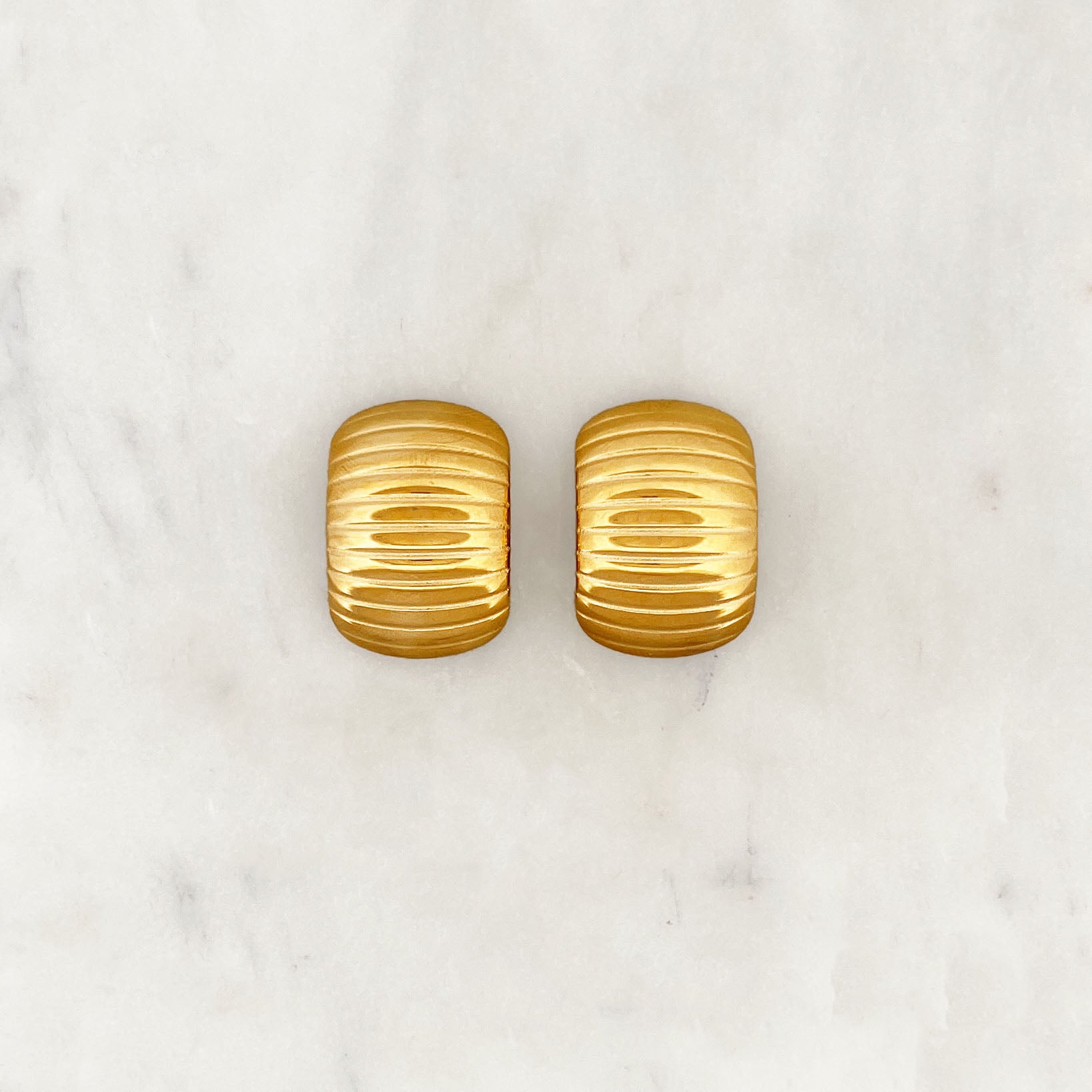 Curved Earstud Set