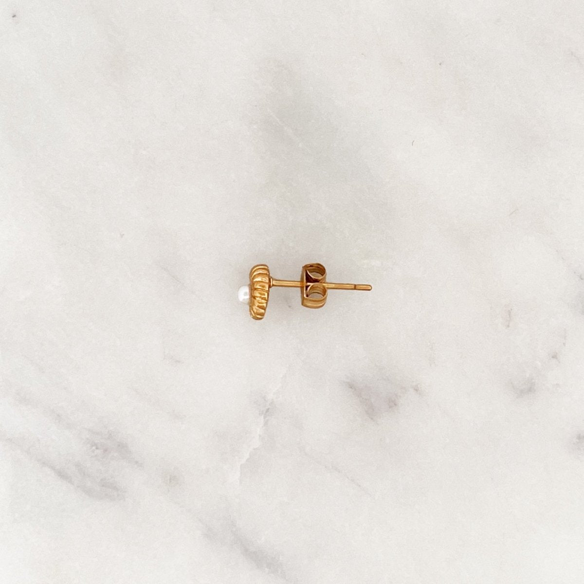 Earstud Pearl Moon Shell - ByNouck Jewelry