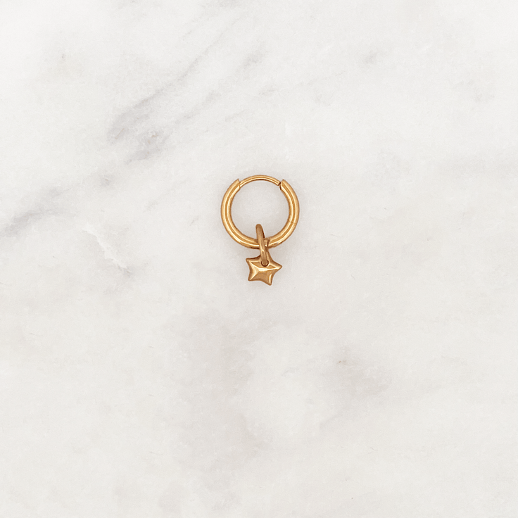 Tiny Huggie Little Star - ByNouck Jewelry